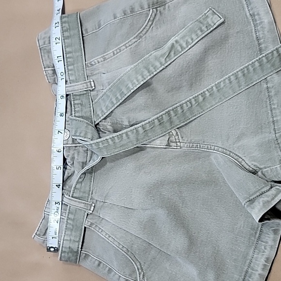 American Eagle Size 4 Washed Khaki Green Paper Bag Highest Rise Mom Shorts - Picture 4 of 15